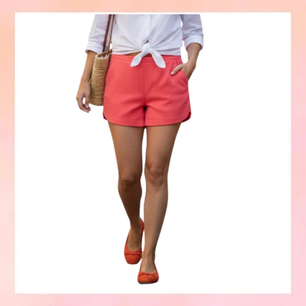 Lilly Pulitzer Pink Seersucker Scallop Hem Shorts Size 6 100% Cotton